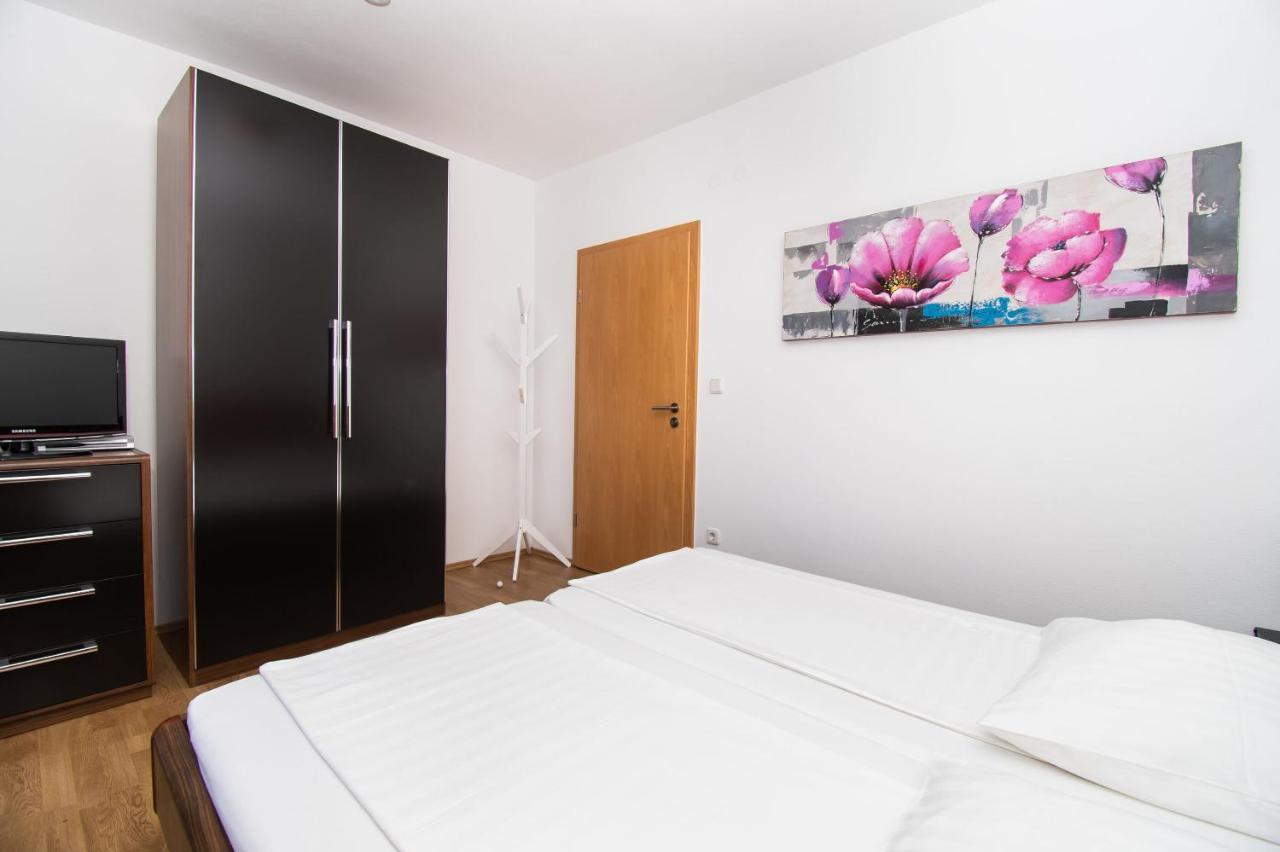 Apartments Kendes Vodice Exteriör bild